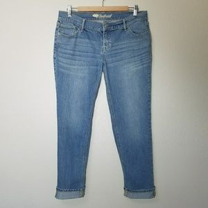 Old Navy The Boyfriend Jean - A Must Have - size 6